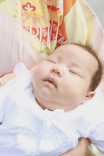 お宮参り写真 撮影場所 鎌倉 鶴岡八幡宮 寝ている赤ちゃん、かわいい
