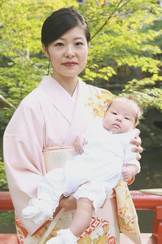 お宮参り写真 撮影場所 鎌倉 鶴岡八幡宮 赤ちゃんとママ
