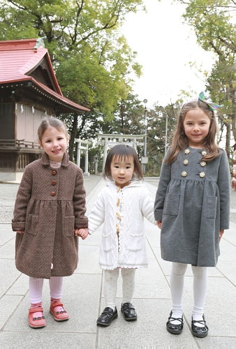 お宮参り写真 撮影場所 多摩川浅間神社 女の子、３人、かわいい写真