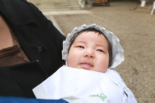 お宮参り写真 撮影場所 世田谷八幡宮 赤ちゃん、かわいい写真