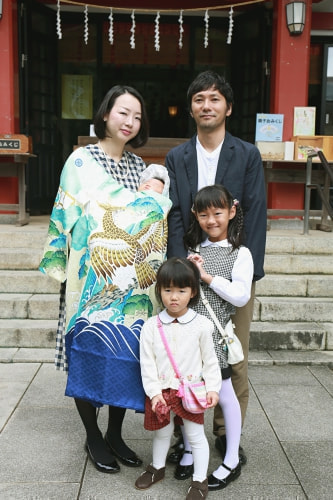 お宮参り写真 撮影場所 水天宮 日枝神社 拝殿前、家族写真