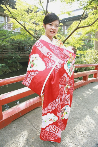 お宮参り写真 撮影場所 鎌倉 鶴岡八幡宮 お着物着付け、ママと赤ちゃん