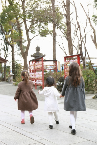 お宮参り写真 撮影場所 多摩川浅間神社 女の子、３人