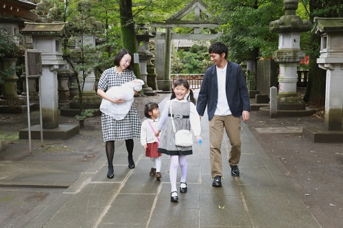 お宮参り写真 撮影場所 水天宮 日枝神社 参道、家族写真