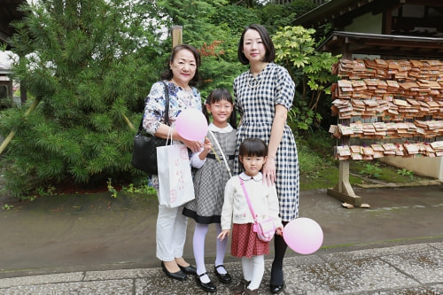 お宮参り写真 撮影場所 水天宮 日枝神社 女性