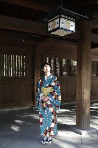 明治神宮 撮影スポット 屋根の下(灯籠)